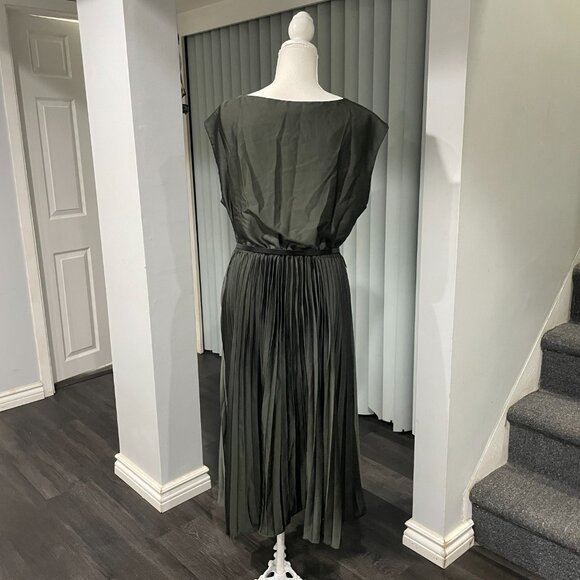 Green midi dress - Picture 2 of 2